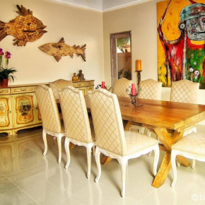 Гостиница Bamboo Moon Villas  Денпасар